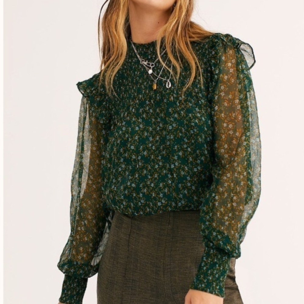 Free People Women LS Roma Blouse LARGE Green Smocked Ruffles Boho Balloon Sleeve
